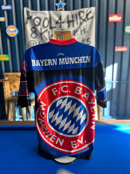 Bayern Munich 90’s Graphic Tee (M)