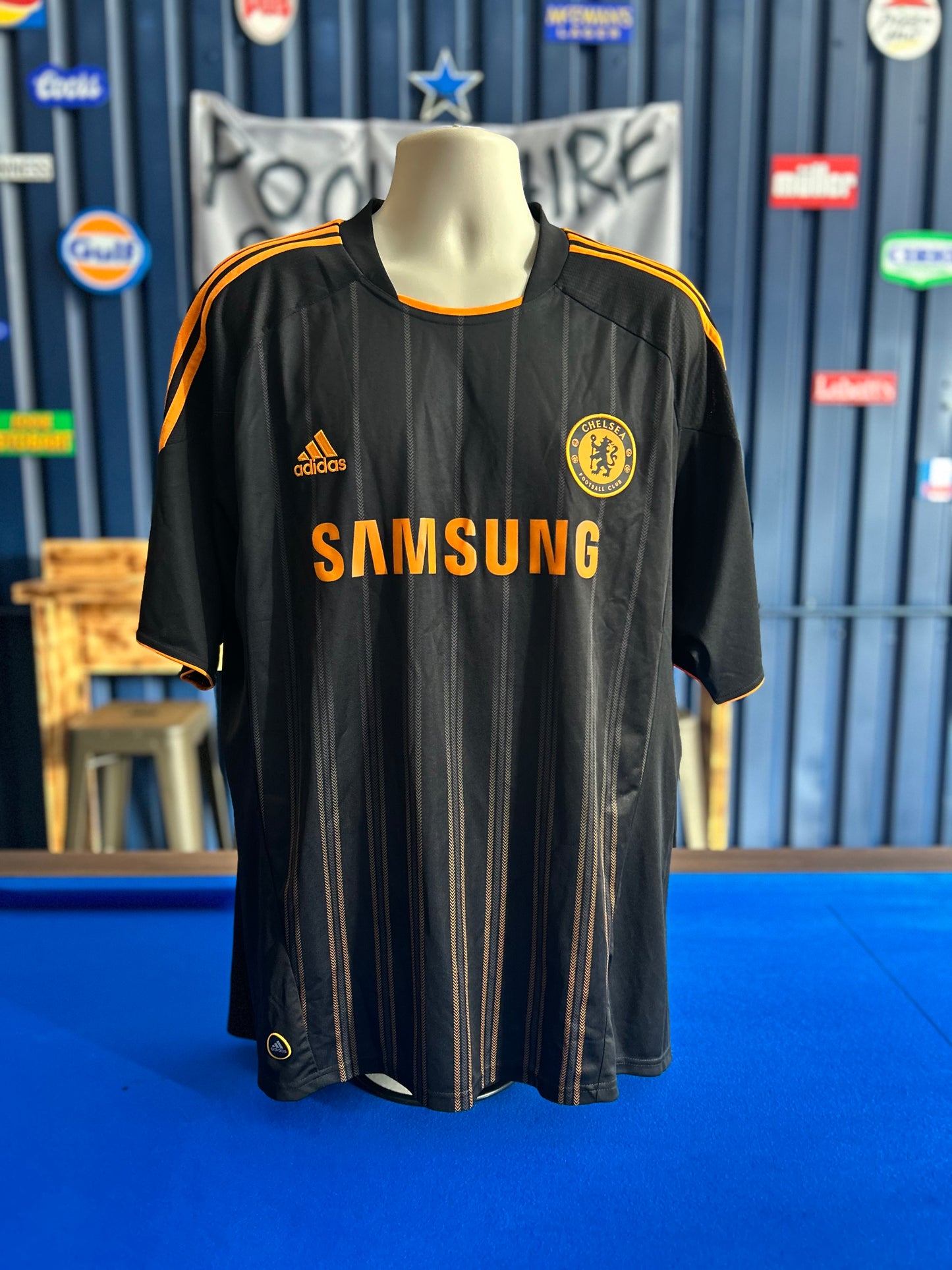 Chelsea 2010-11 Away (L)