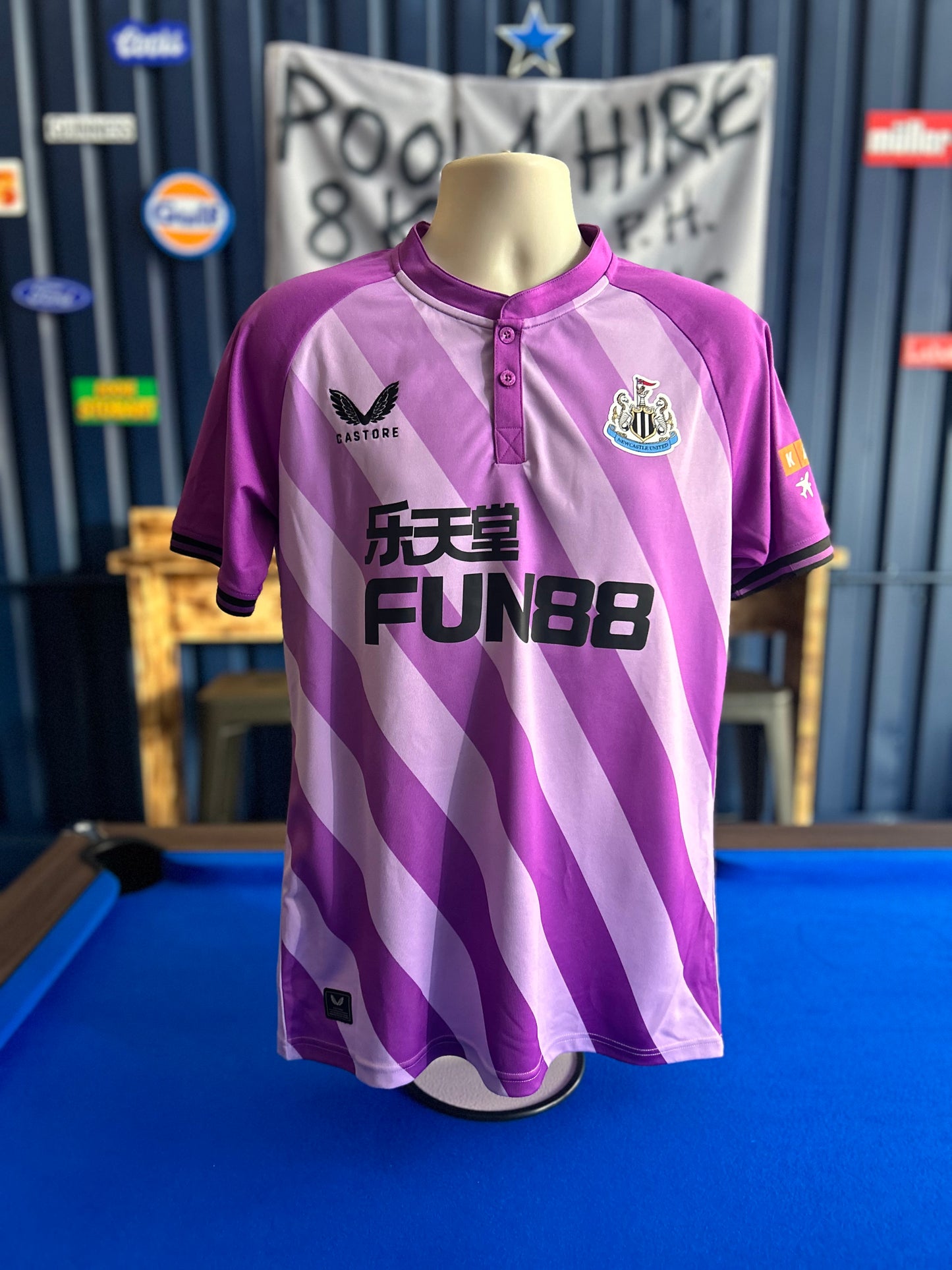 Newcastle United 2021-22 GK Home (L)
