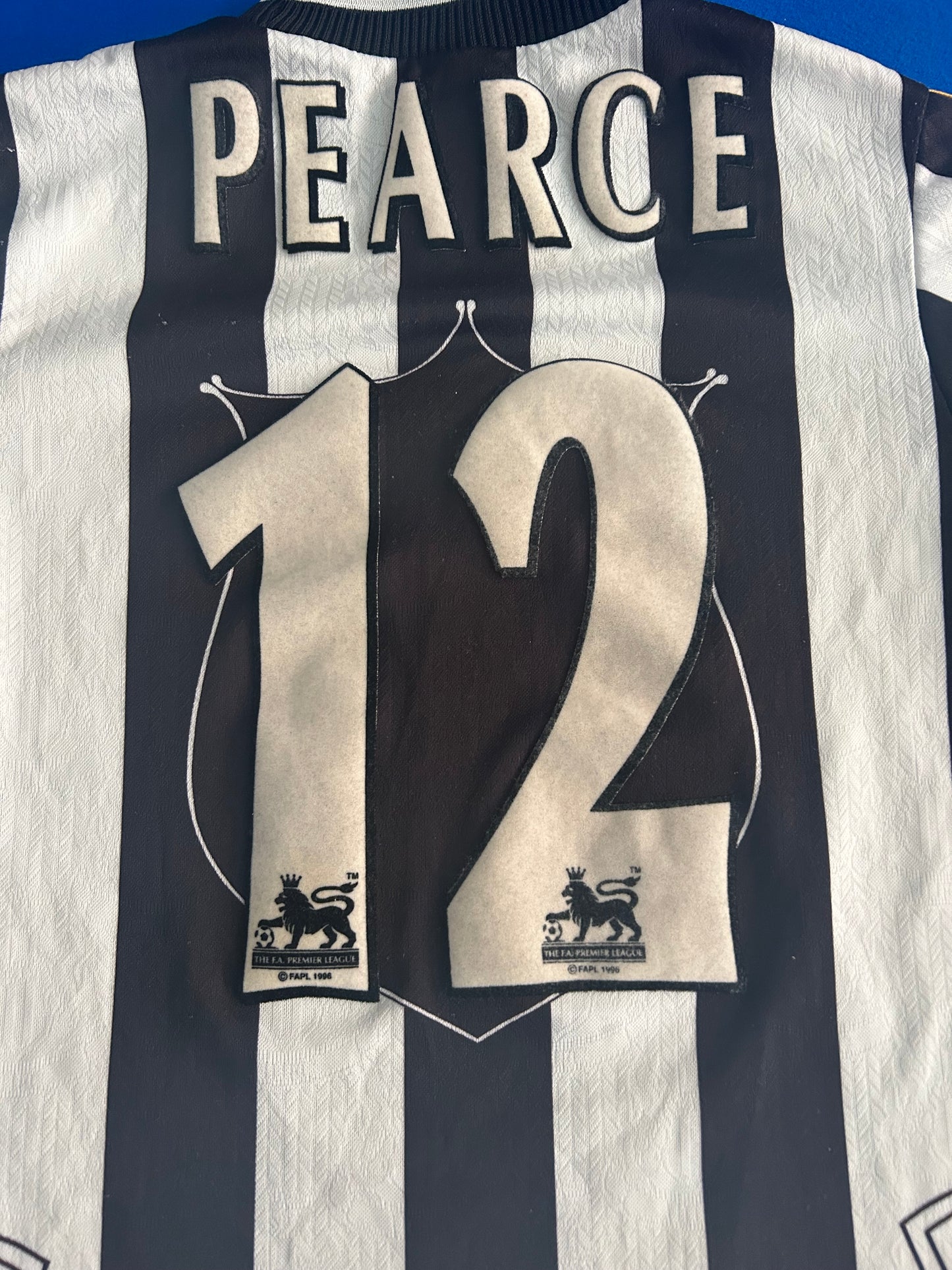 Newcastle 1997-99 Home #12 Pearce (L Boys)