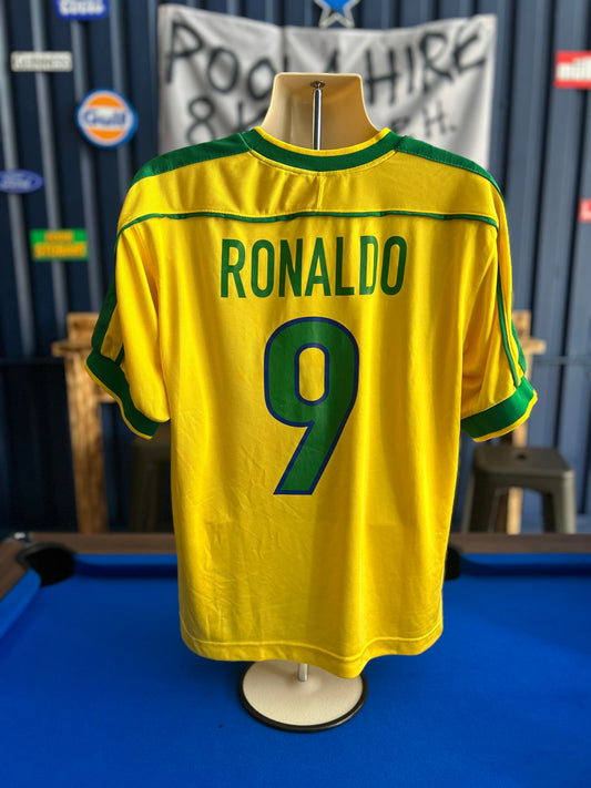 Brazil 1998-00 Home #Ronaldo (L)