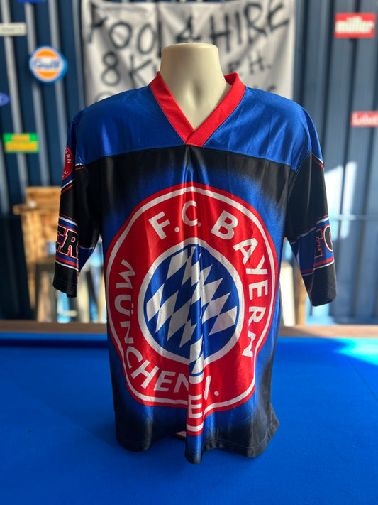 Bayern Munich 90’s Graphic Tee (M)