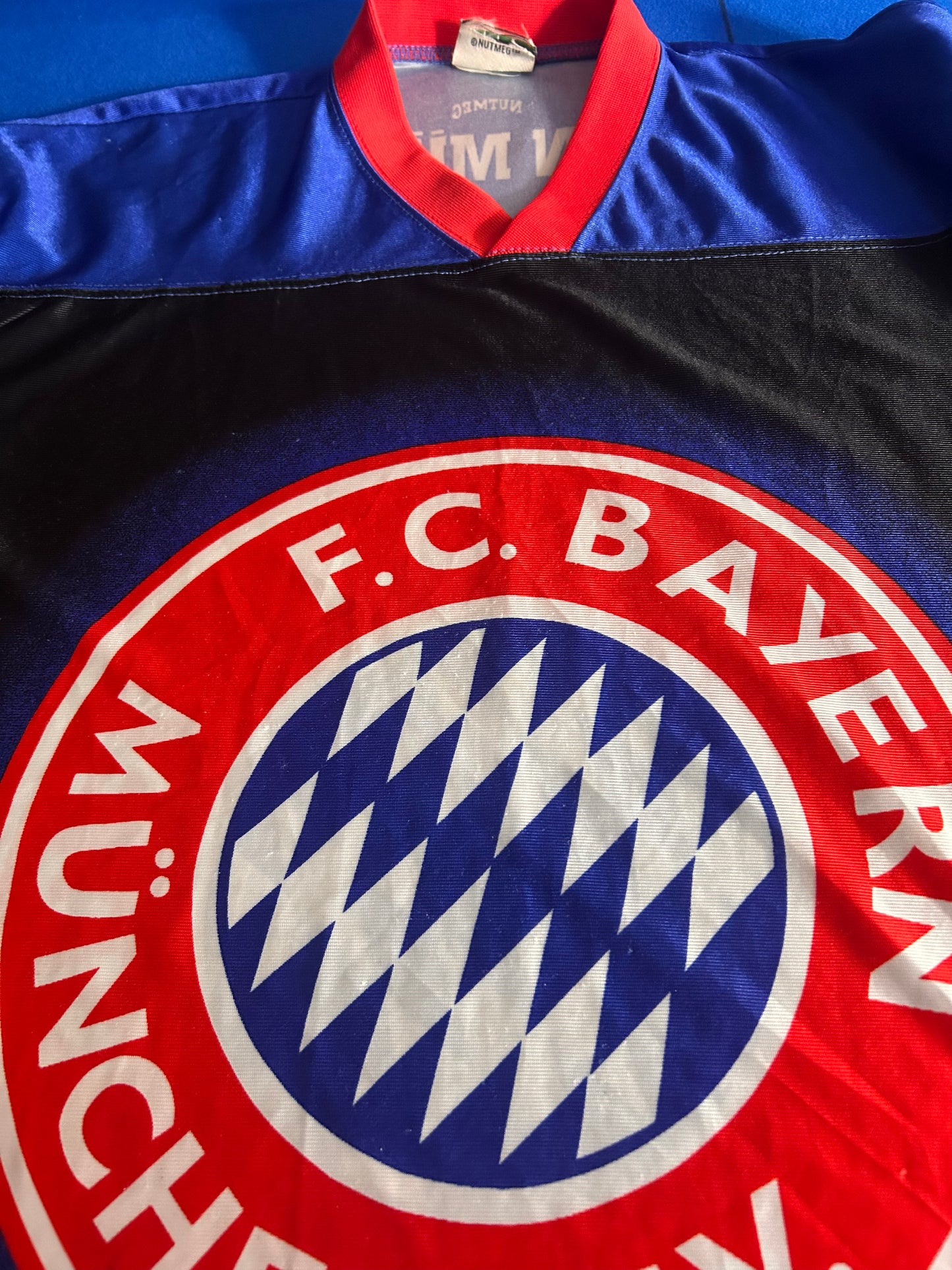 Bayern Munich 90’s Graphic Tee (S)