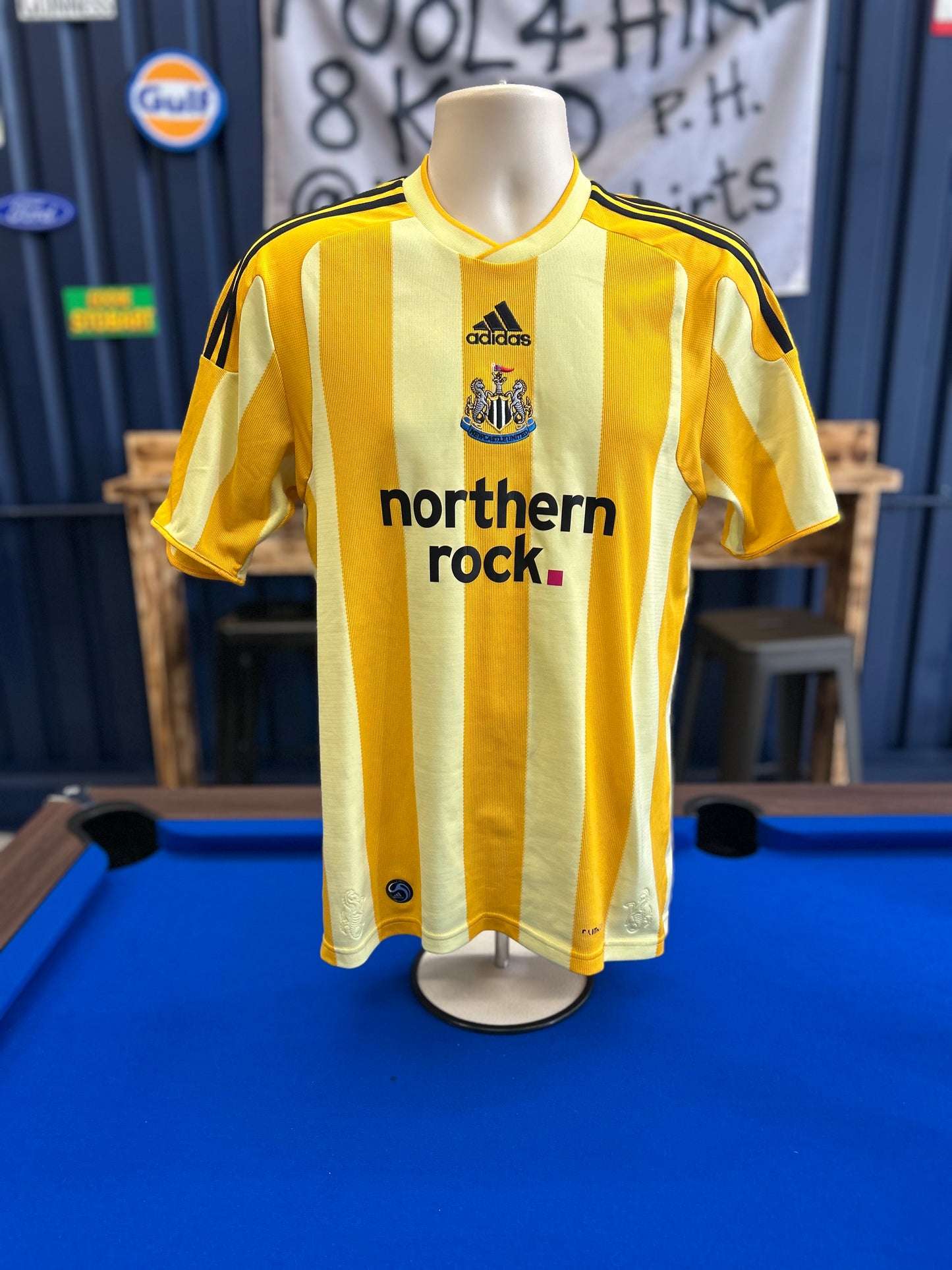 Newcastle 2009-10 Away (S)