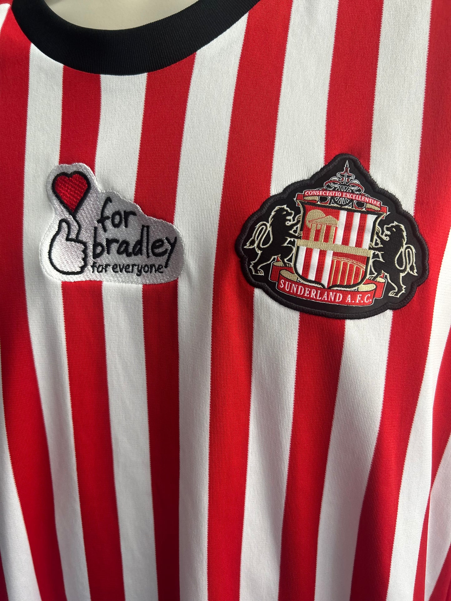 Sunderland 2017-18 Bradley Lowery Foundation Home (L)