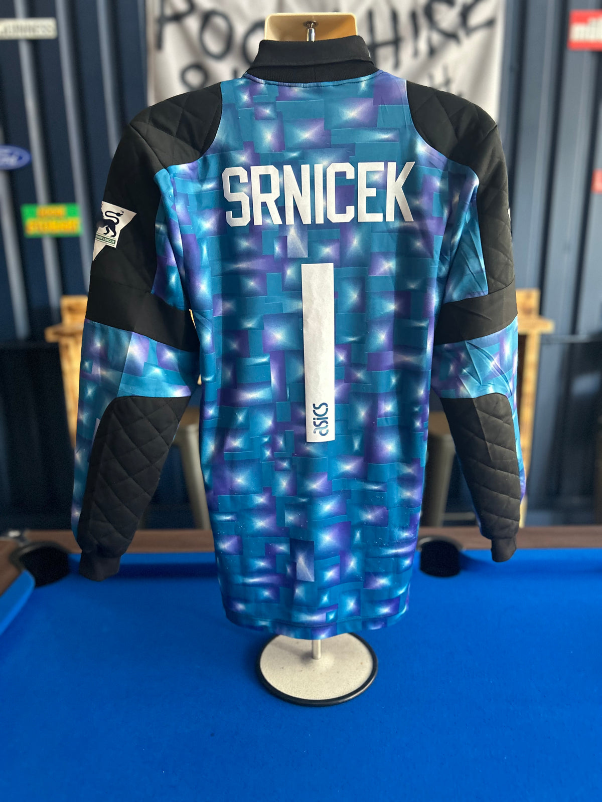 Newcastle United 1993-95 Goalkeeper #1 Srnicek (S)