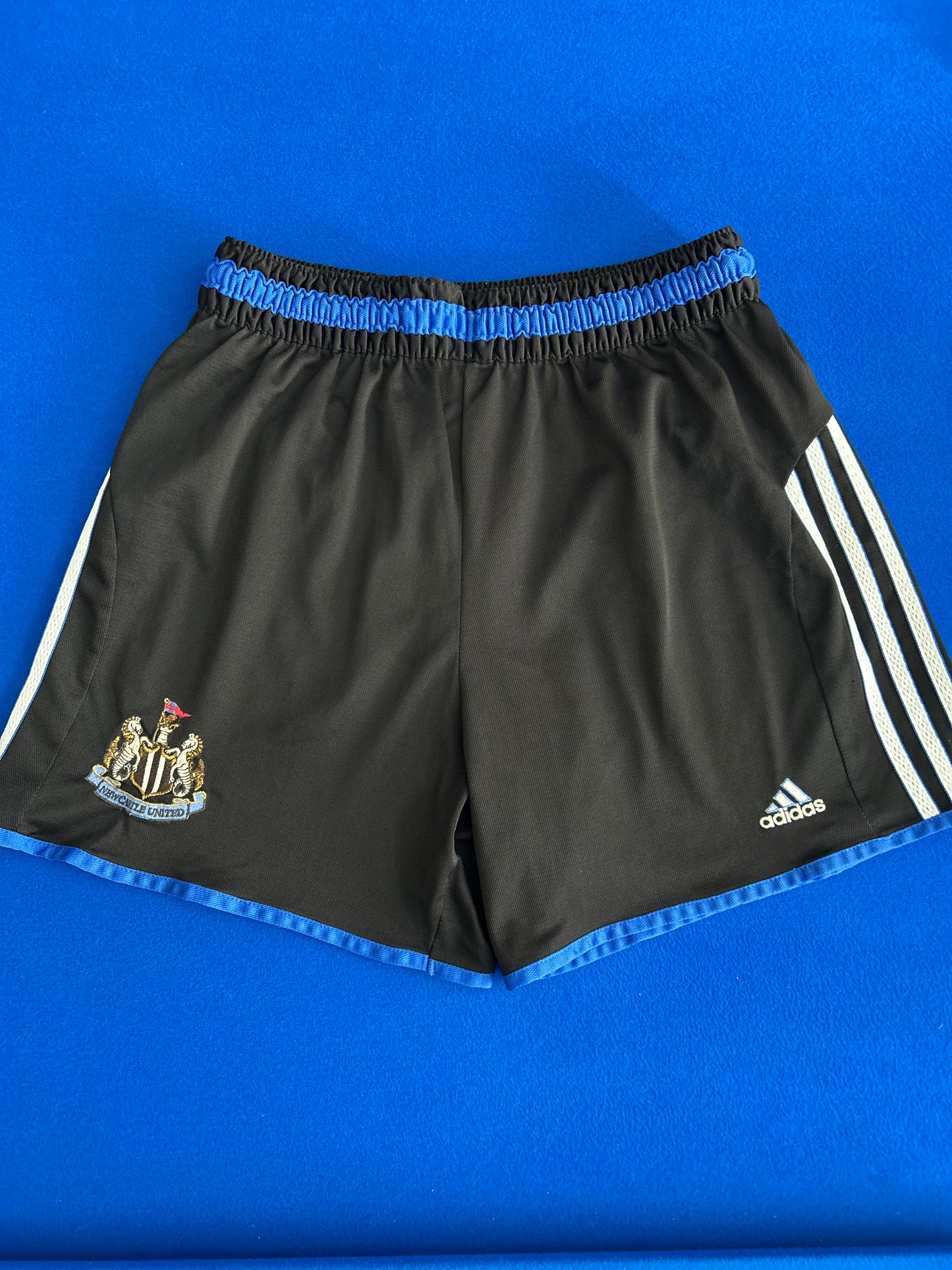 Newcastle United 1999-00 Home Shorts (34” waist)
