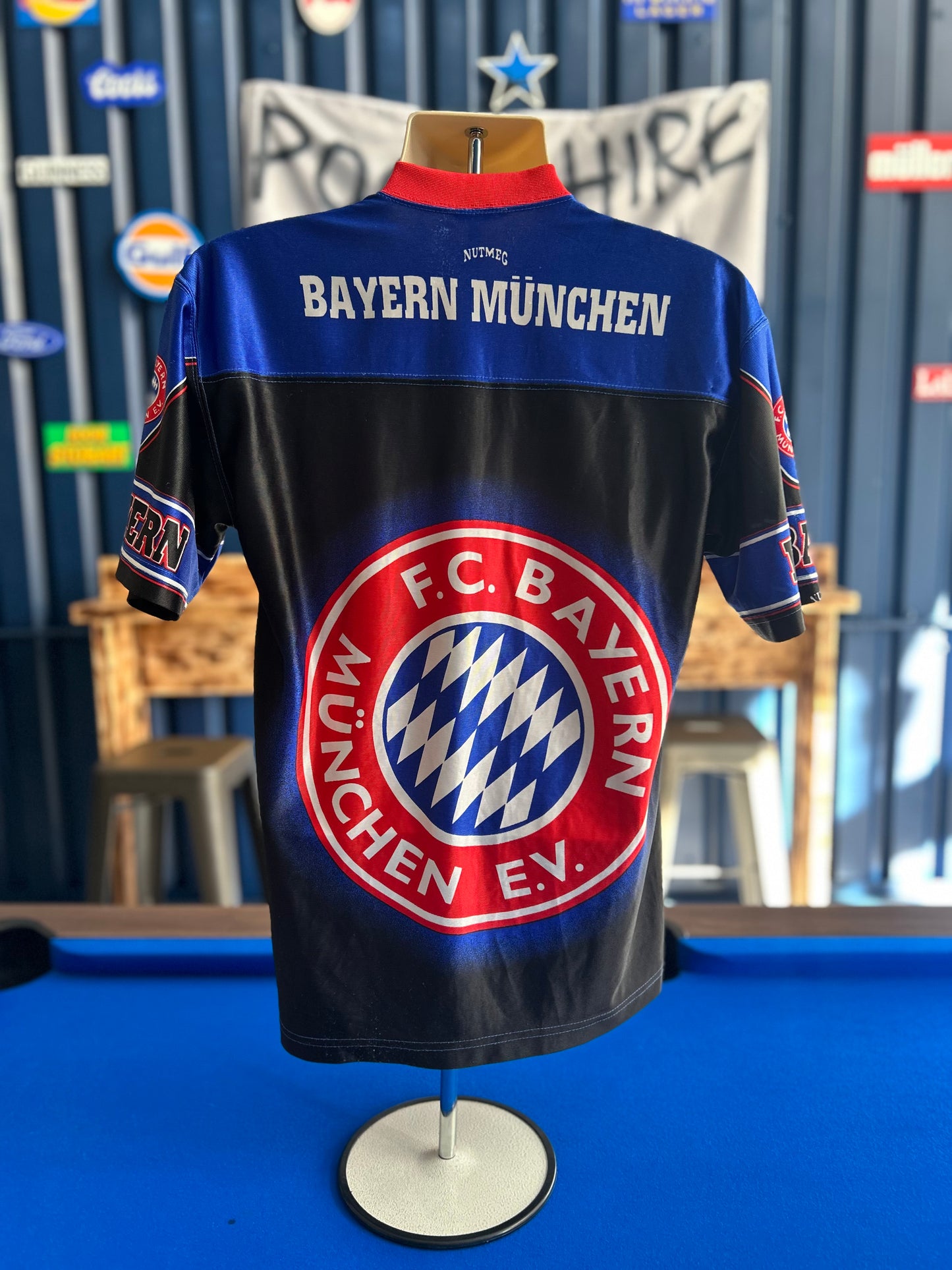 Bayern Munich 90’s Graphic Tee (S)