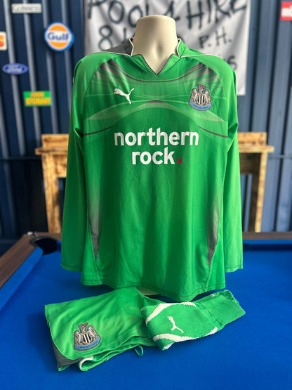 Newcastle 2010-11 Goalkeeper Kit #1 Harper (M/L)