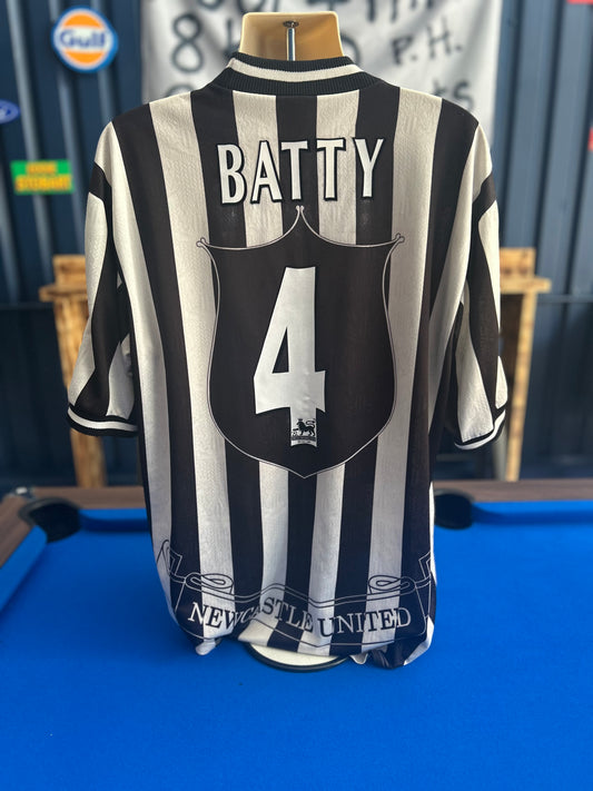 Newcastle 1997-99 Home #4 Batty (XXL)