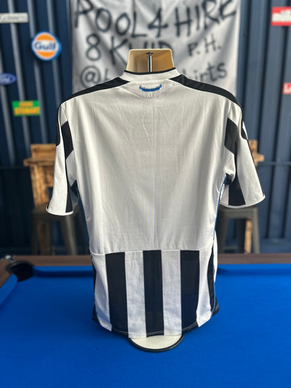 Newcastle United 2009-10 Home (M)