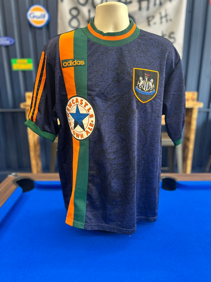Newcastle 1997-98 Away (L)
