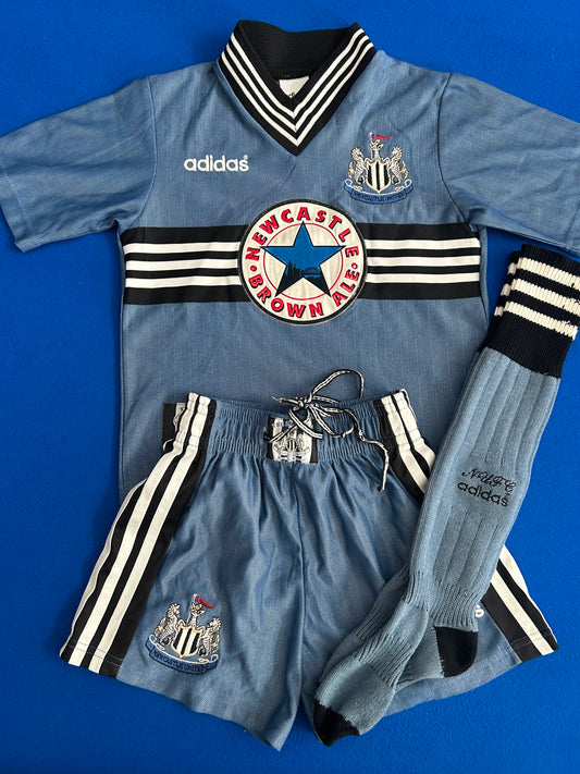 Newcastle United 1997-97 Away Kit (Small Boys)