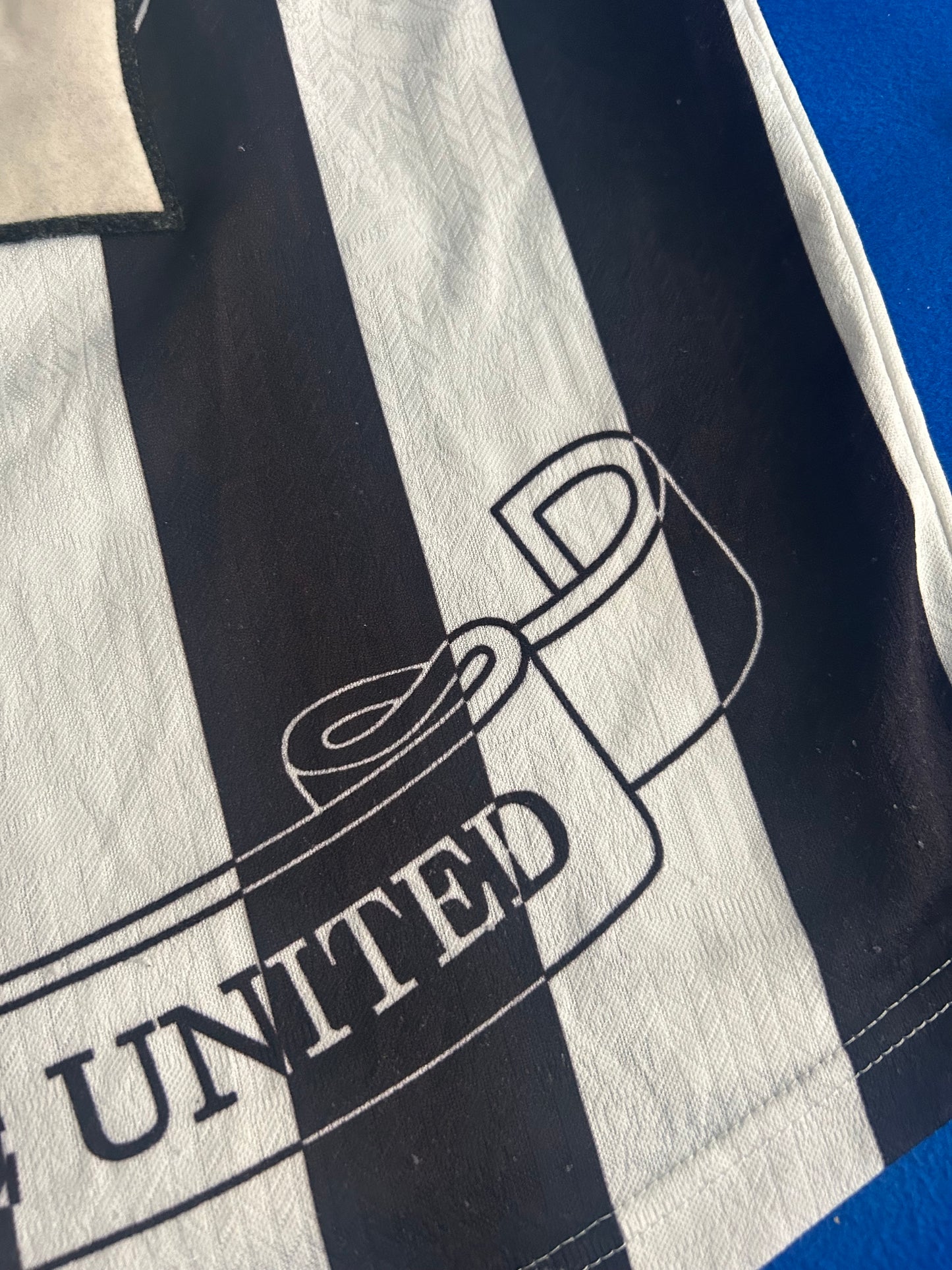 Newcastle 1997-99 Home #12 Pearce (L Boys)