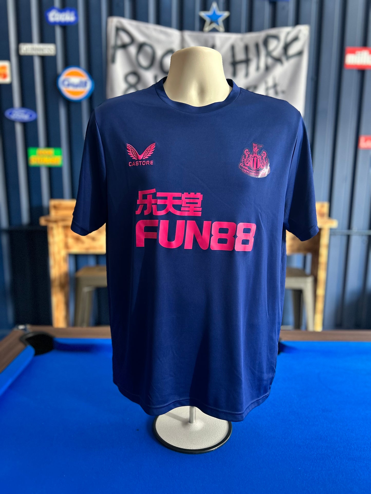 Newcastle United 2021-22 Training Shirt (L)