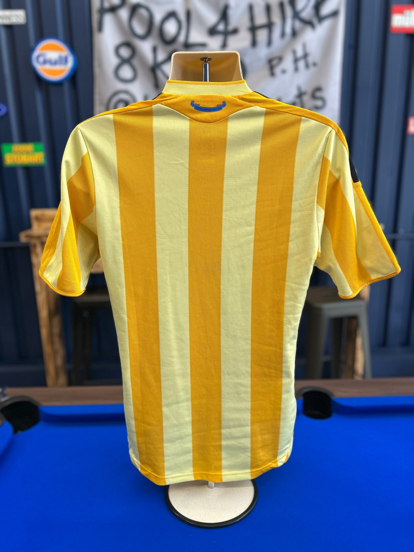 Newcastle 2009-10 Away (S)