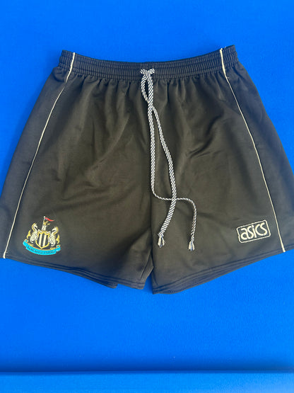 Newcastle United 1993-95 Home Shorts (38” waist)