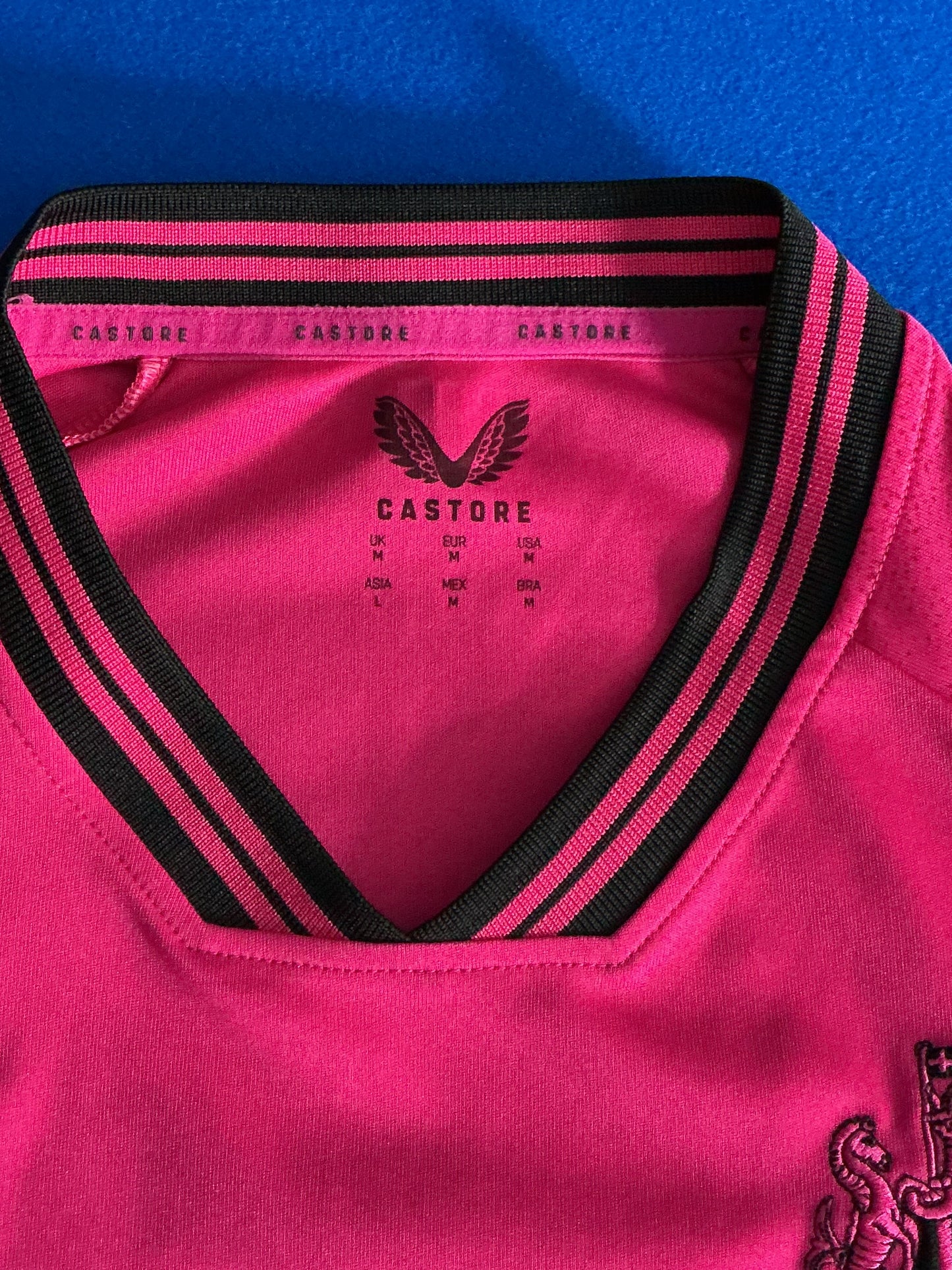 Newcastle United 2022-23 Goalkeeper kit (M)