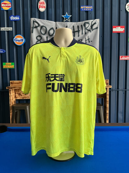 Newcastle United 2023-24 GK Home (XXL)